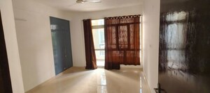 Room in 3 BHK Apartment at Supertech Czar Suites, Omicron I Greater Noida – for Rent