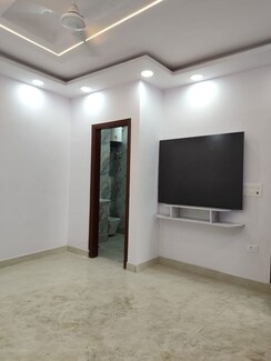 2 BHK + Pooja Room Builder Floor For Rent in Govindpuri