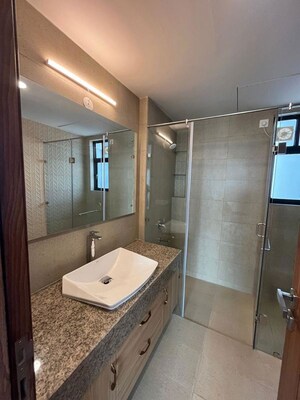 Bathroom in 4 BHK Apartment at DLF The Icon, Dlf Phase V – for Sale