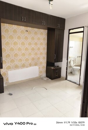 Room in 2 BHK Apartment at OP Floridaa, Sector 82 – for Rent