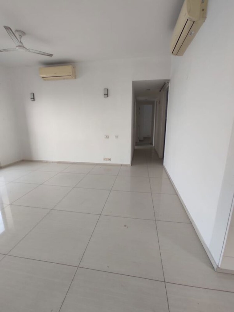 Room, lajpat nagar 4 2 Bedroom 942 Sq.Ft. Builder Floor In Lajpat Nagar 4 Delhi 10306301