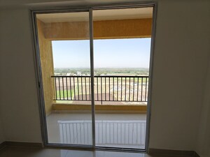 Room in 1 BHK Apartment at Magarpatta Riverview City, Loni Kalbhor – for Rent