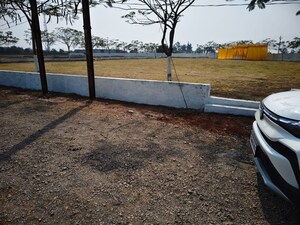   Plot at Kasna – for Sale