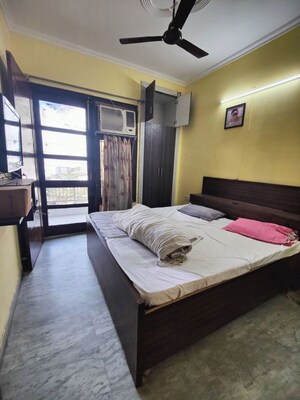 Bedroom in 2 BHK Builder Floor at Sector 51 – for Rent