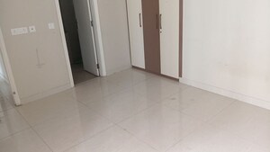 Room in 3 BHK Apartment at Eldeco Live By The Greens, Sector 150 – for Rent