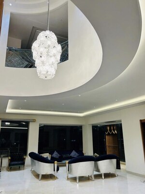 Team Area in 6+ BHK Villa at Juhu – for Sale