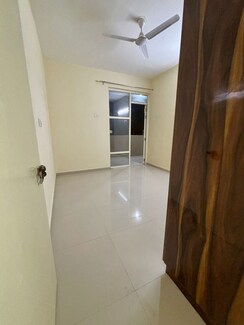 2 BHK Apartment For Sale in Pyramid Pride