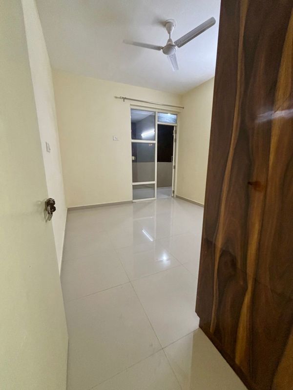 2 BHK Apartment For Sale in Pyramid Pride
