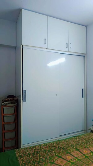 Room in 3 BHK Apartment at Geotech Pristine Avenue, Sector 16c Greater Noida – for Rent