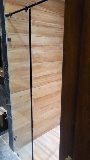 Furnished Amenities in 4 BHK Builder Floor at Greater Kailash – for Sale