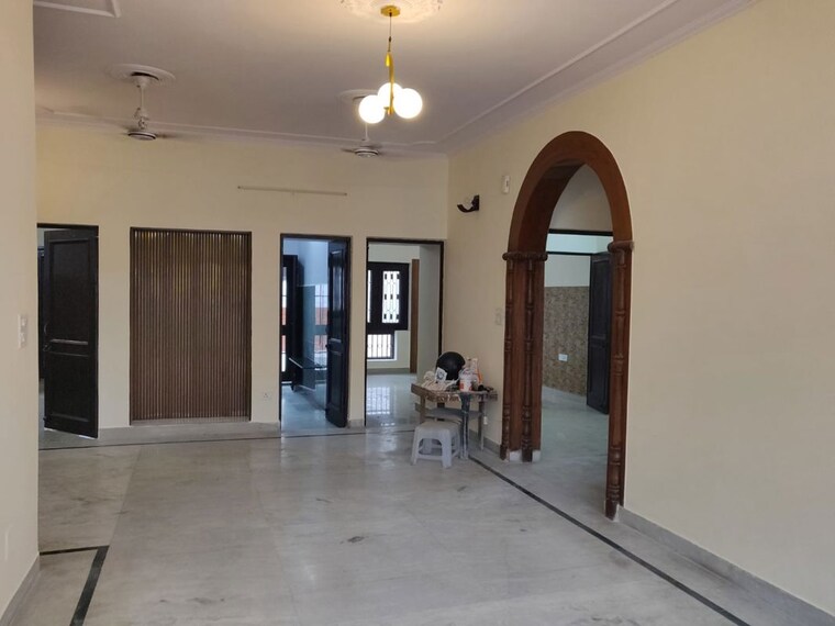 Hall, sector 29 2 Bedroom 100 Sq.Ft. Builder Floor In Sector 29 Faridabad 10307146