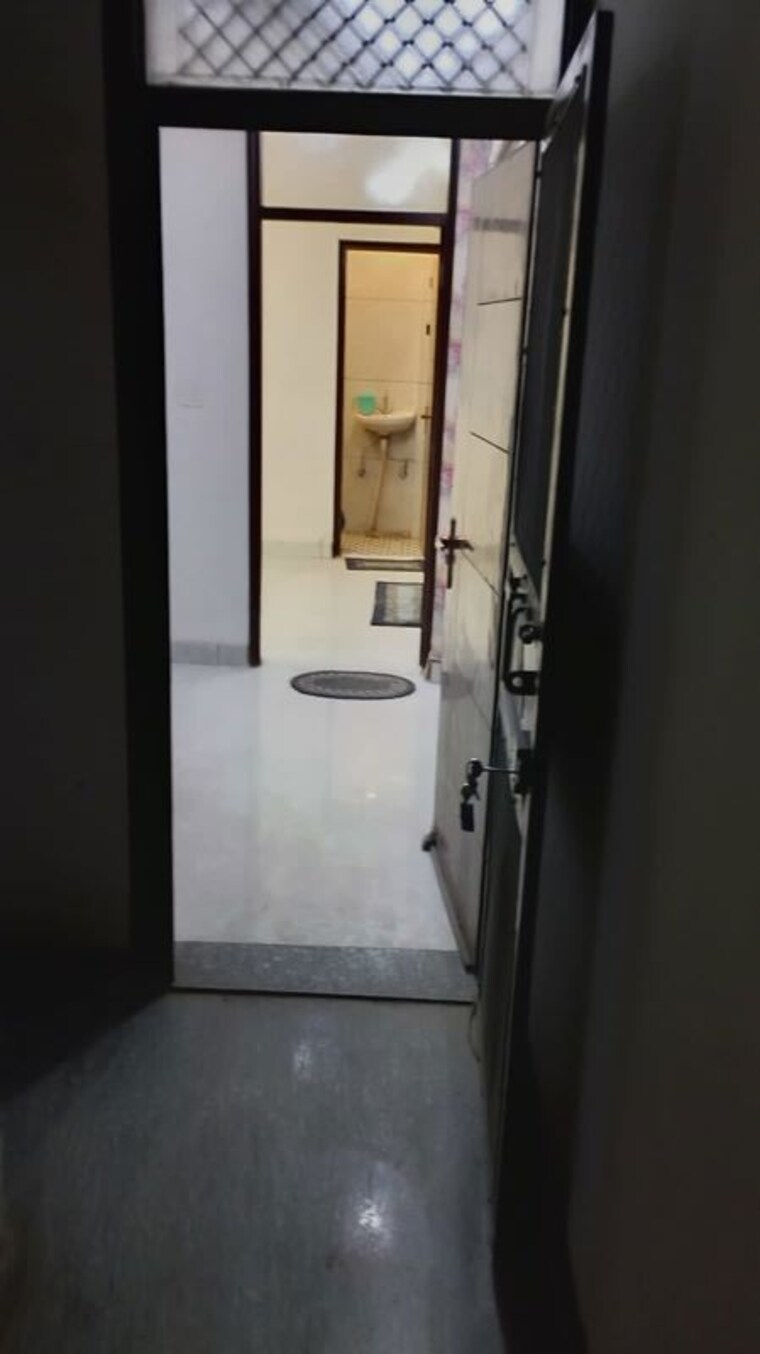 Bathroom, uttam nagar 2 Bedroom 575 Sq.Ft. Builder Floor In Uttam Nagar Delhi 10305898