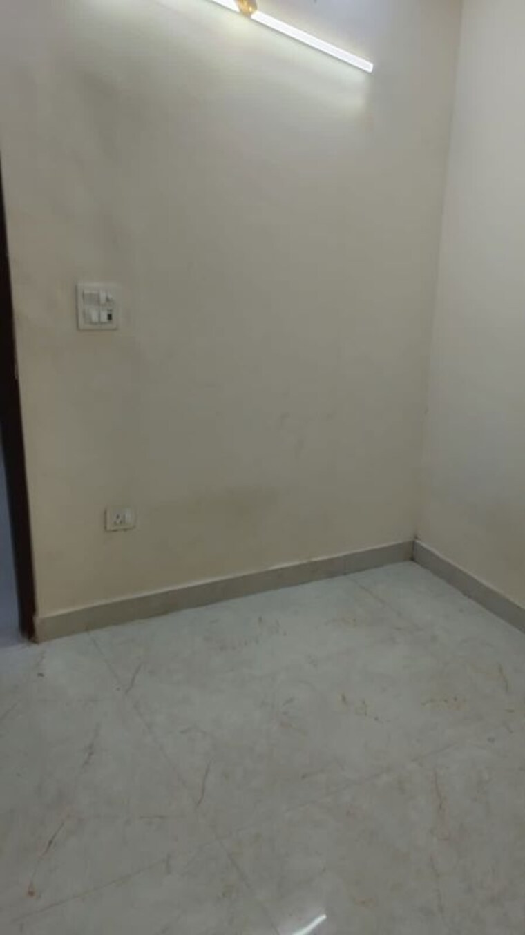 Room, uttam nagar 2 Bedroom 582 Sq.Ft. Builder Floor In Uttam Nagar Delhi 10305962