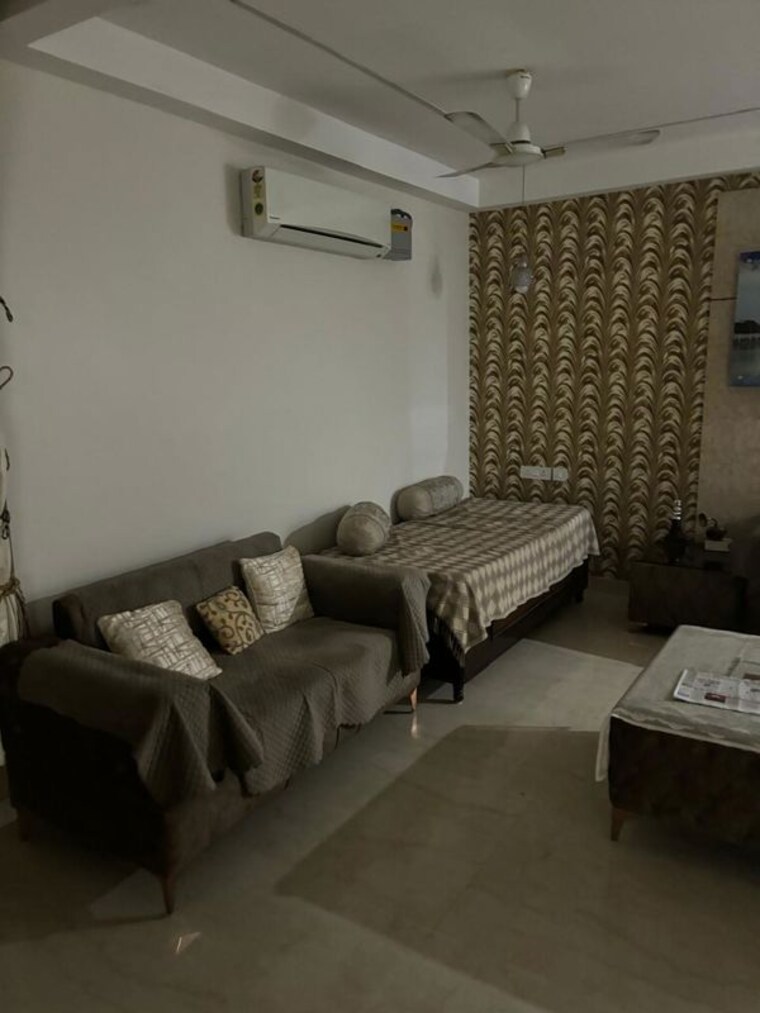 Living Room, hbh colony 2 Bedroom 200 Sq.Ft. Builder Floor In Hbh Colony Faridabad 10307182