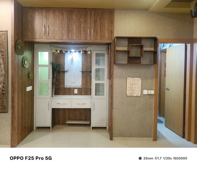 Room, emaar-palm-hills 3 Bedroom 1450 Sq.Ft. Apartment In Sector 77 Gurgaon 10307173