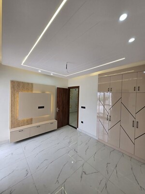 Room in 3 BHK Builder Floor at Kanwali Road – for Sale