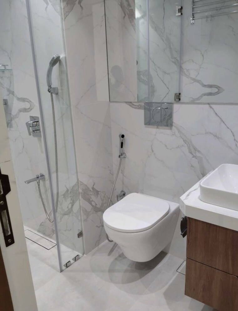 Bathroom, omkar-1973 4 Bedroom 1800 Sq.Ft. Apartment In Worli Mumbai 10307217