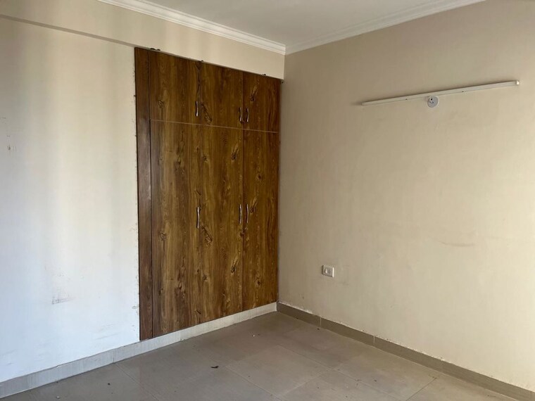 Room, paramount-floraville 3.5 Bedroom 1685 Sq.Ft. Apartment In Sector 137 Noida 10307230