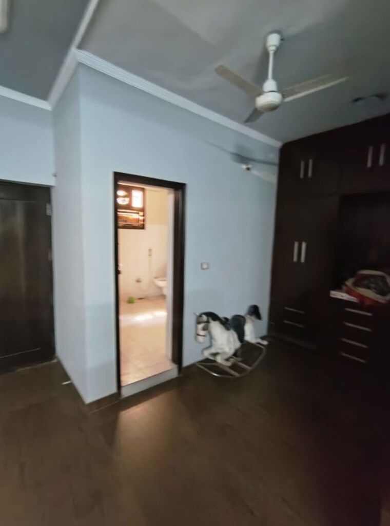  Parking, hbh colony 3 Bedroom 300 Sq.Ft. Builder Floor In Hbh Colony Faridabad 10307250