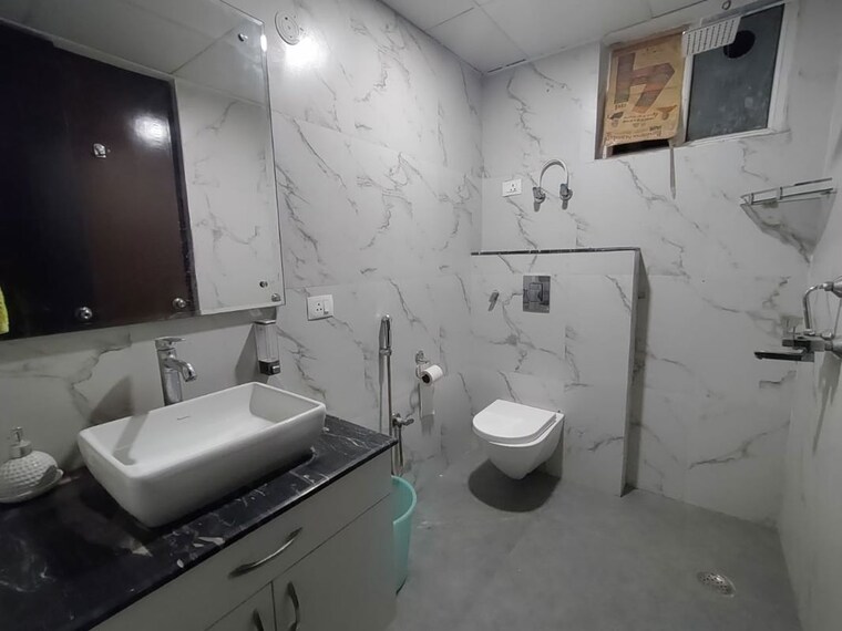 Bathroom, hbh colony 3 Bedroom 300 Sq.Ft. Builder Floor In Hbh Colony Faridabad 10307250