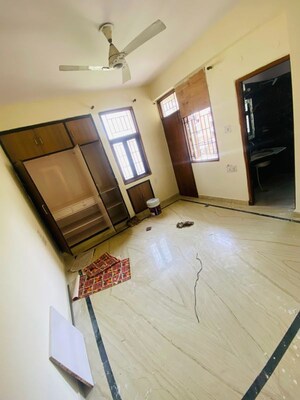 Furnished Amenities in 3 BHK Apartment at Vidya Sagar Apartments, Sector 6 Dwarka – for Rent