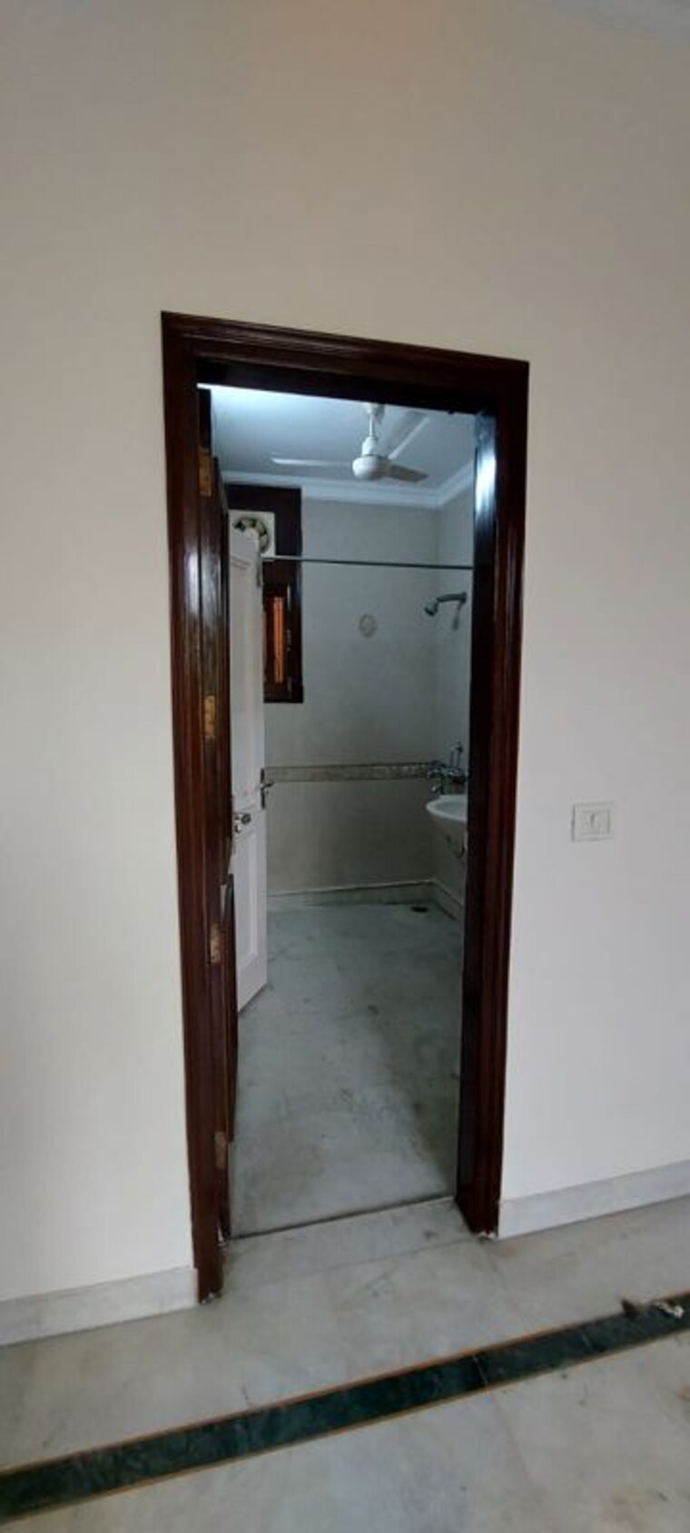 Living Room, sarvodaya enclave 3 Bedroom 200 Sq.Yd. Builder Floor In Sarvodaya Enclave Delhi 10307279
