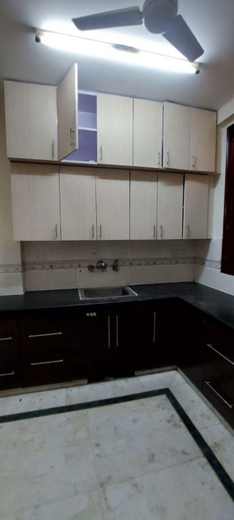 Kitchen, sarvodaya enclave 3 Bedroom 200 Sq.Yd. Builder Floor In Sarvodaya Enclave Delhi 10307279