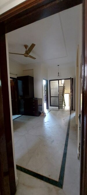 Room in 3 BHK Builder Floor at Sarvodaya Enclave – for Rent