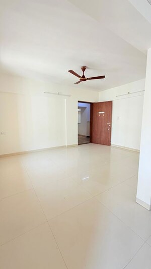 Room in 2.5 BHK Apartment at Nyati Abode, Bavdhan – for Rent
