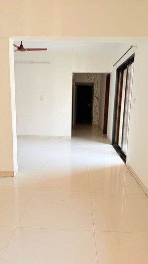 Room in 2.5 BHK Apartment at Nyati Abode, Bavdhan – for Rent