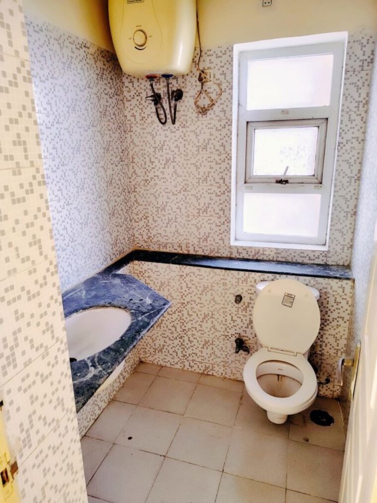 Bathroom, ras-palm-residency 3 Bedroom 1400 Sq.Ft. Apartment In Sector 76 Faridabad 10307451