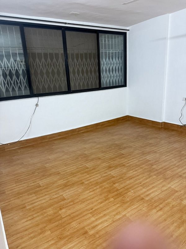 2 BHK + Pooja Room Apartment For Rent in Santacruz West