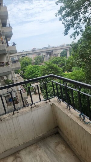 2 BHK Apartment For Rent in Vastu Apartments, Sector 55