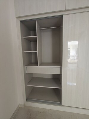 Room in 3.5 BHK Builder Floor at Smart World Gems, Sector 89 – for Sale