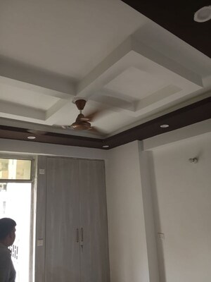 Furnished Amenities in 4 BHK Apartment at Kbnows Apartment, Sector 16 Greater Noida – for Rent