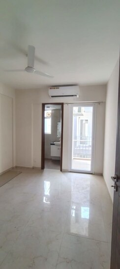 2.5 BHK + Servant Room,Study Room Apartment For Sale in Smart World Gems