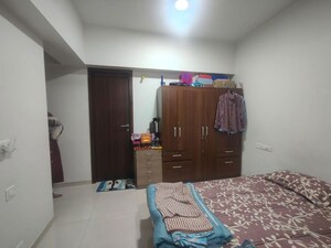 Bedroom in 2 BHK Apartment at Kalpataru Bliss, Santacruz East – for Rent