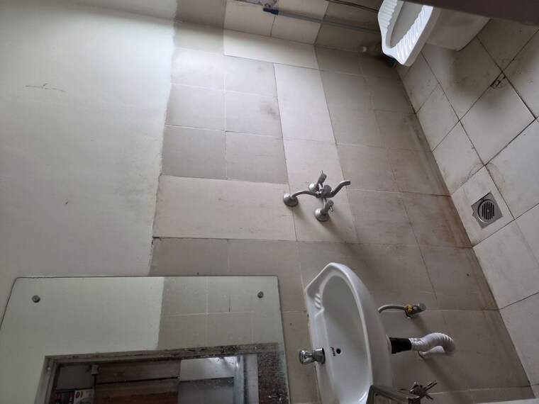 Bathroom, emaar-emerald-floors-premier 1 RK 275 Sq.Ft. Apartment In Sector 65 Gurgaon 10307554