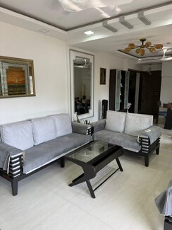 3 BHK + Pooja Room Apartment For Rent in Bandra West