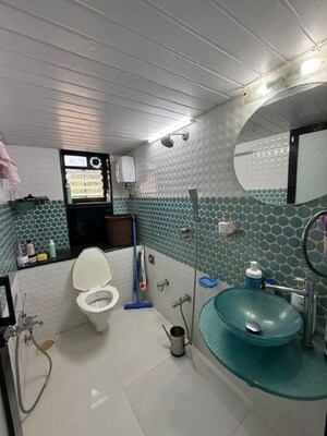 Washroom in 3 BHK Apartment at Bandra West – for Rent