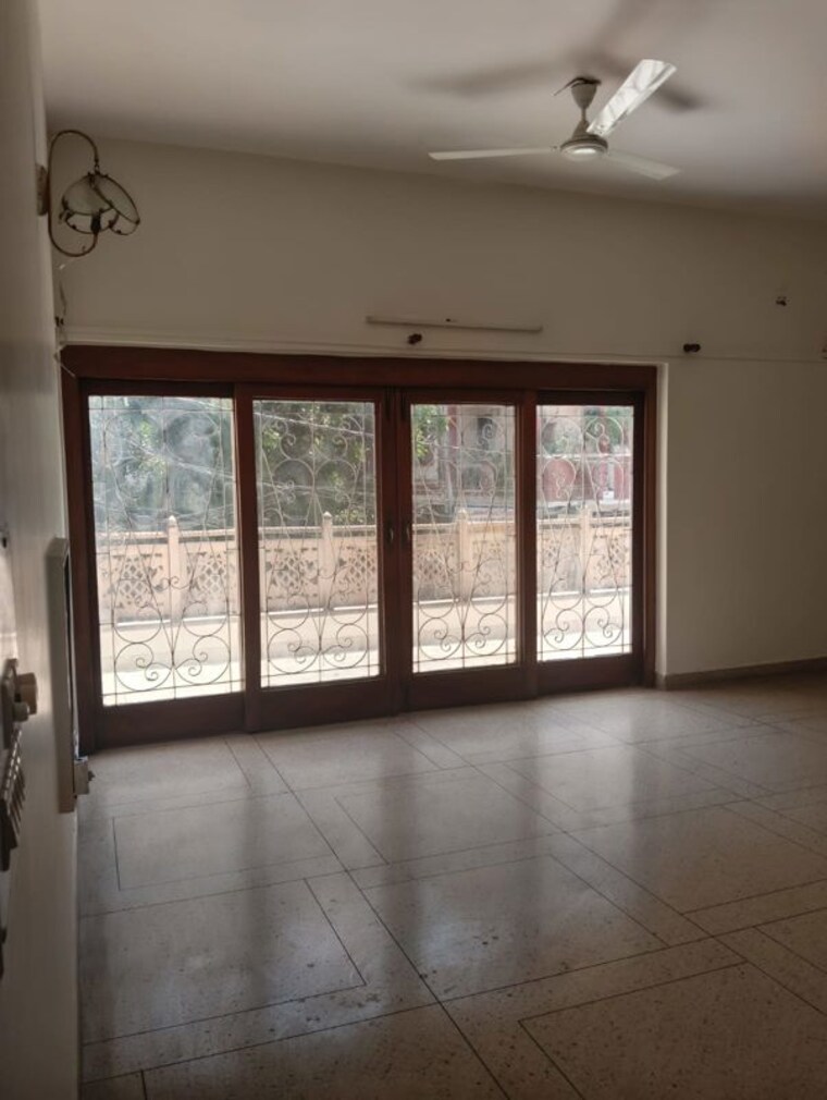 Room, naraina 3 Bedroom 300 Sq.Ft. Builder Floor In Naraina Delhi 10307550