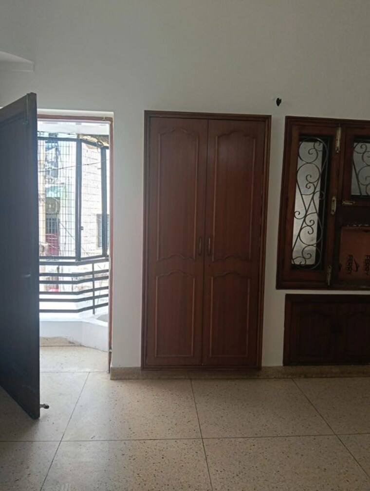 Room, naraina 3 Bedroom 300 Sq.Ft. Builder Floor In Naraina Delhi 10307550