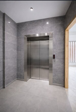 Room in  Showroom at Tilak Nagar – for Rent