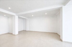 Room in  Showroom at Tilak Nagar – for Rent