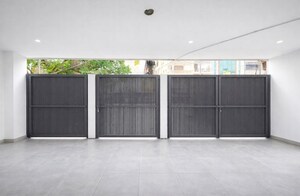 Room in  Showroom at Tilak Nagar – for Rent