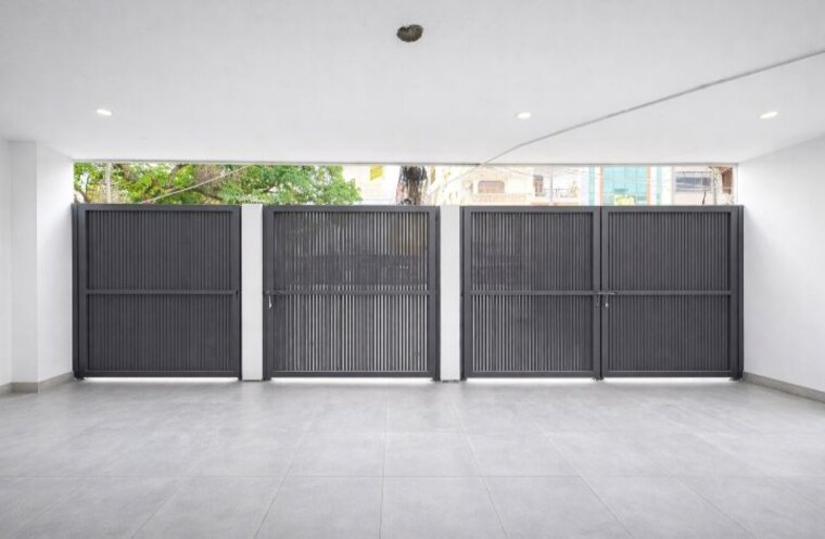 Room, tilak nagar Commercial Showroom 1900 Sq.Ft. In Tilak Nagar Delhi 10307258