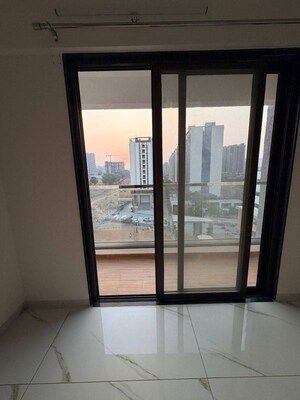 Room in 2.5 BHK Apartment at Kohinoor Sapphire 3, Tathawade – for Sale