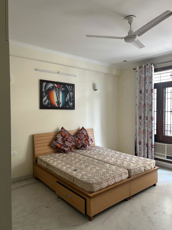 3 BHK Builder Floor For Rent in Sector 45