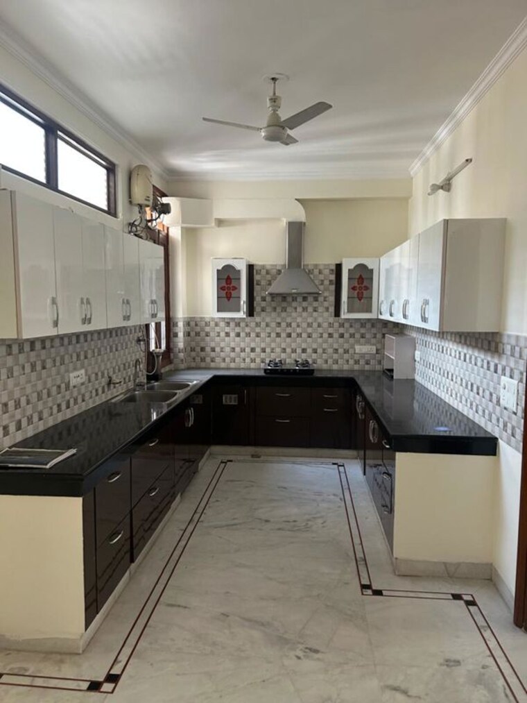 Kitchen, sector 45 3 Bedroom 270 Sq.Yd. Builder Floor In Sector 45 Gurgaon 10307722
