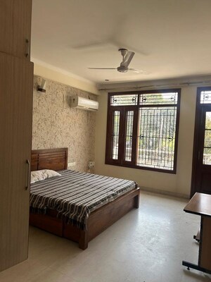 Bedroom in 3 BHK Builder Floor at Sector 45 – for Rent